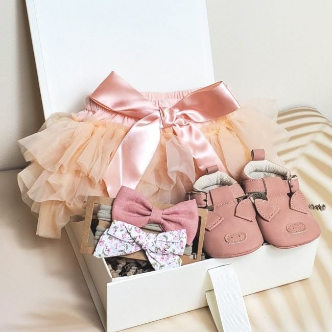 Dream Big Little One Baby Girl Gift Box Rompibaby